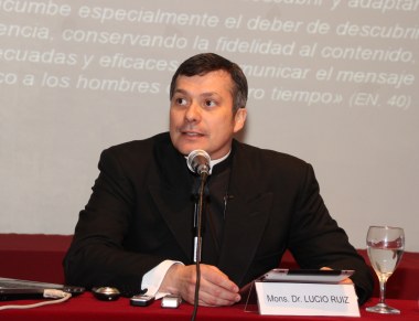 Mons.Dr.Ruiz